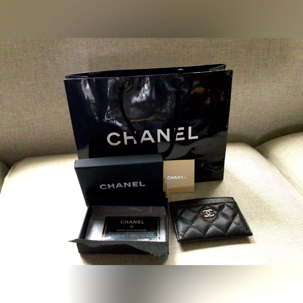 Chanel Caviar Quilted Card Holder